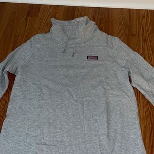 Vineyard vines sweatshirt